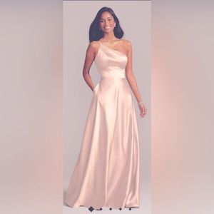 CELEBRATE Davids Bridal STUDIO
crepe-back satin one-shoulder dress